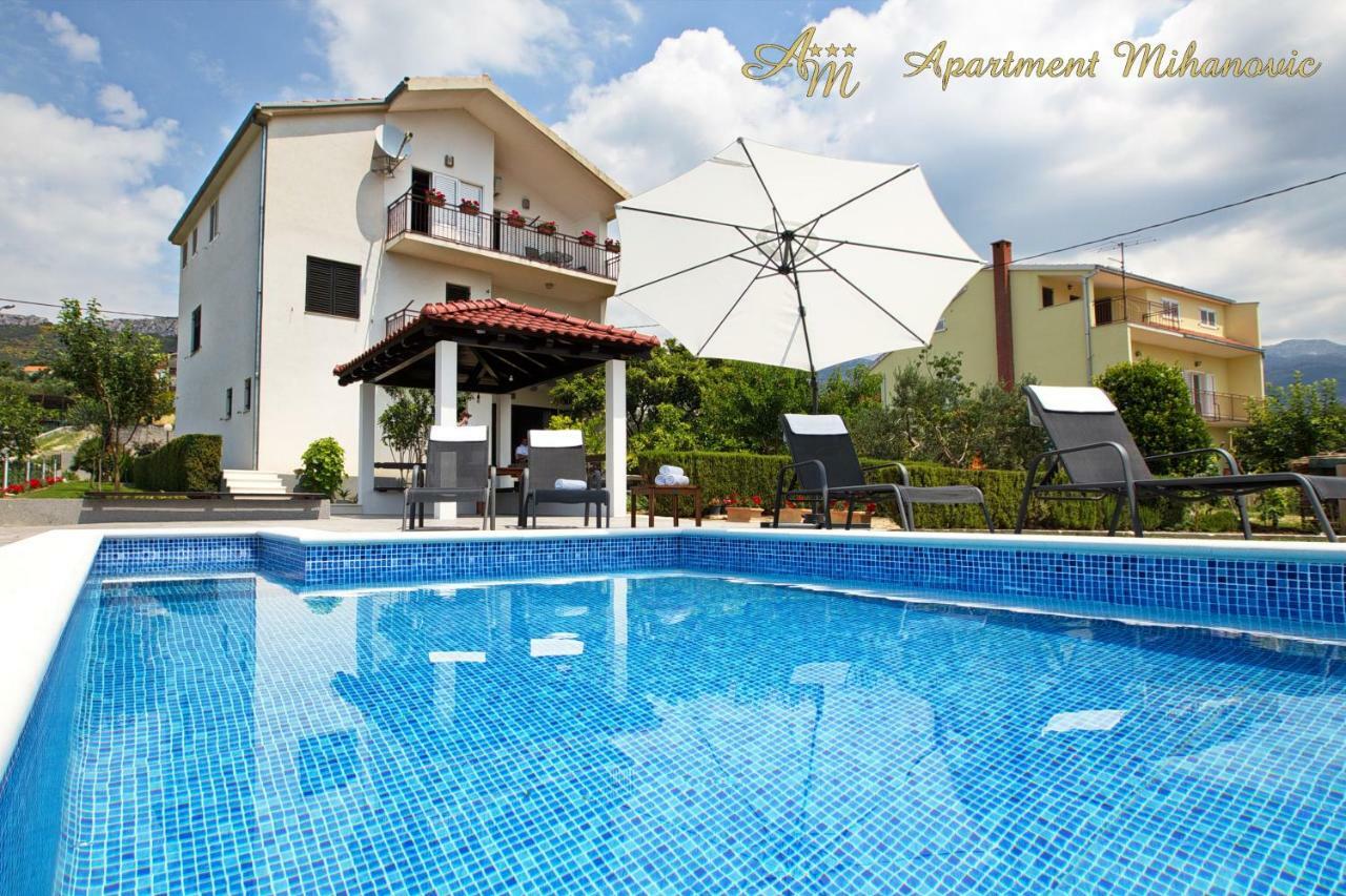 Apartment Mihanovic Zrnovnica Exterior photo